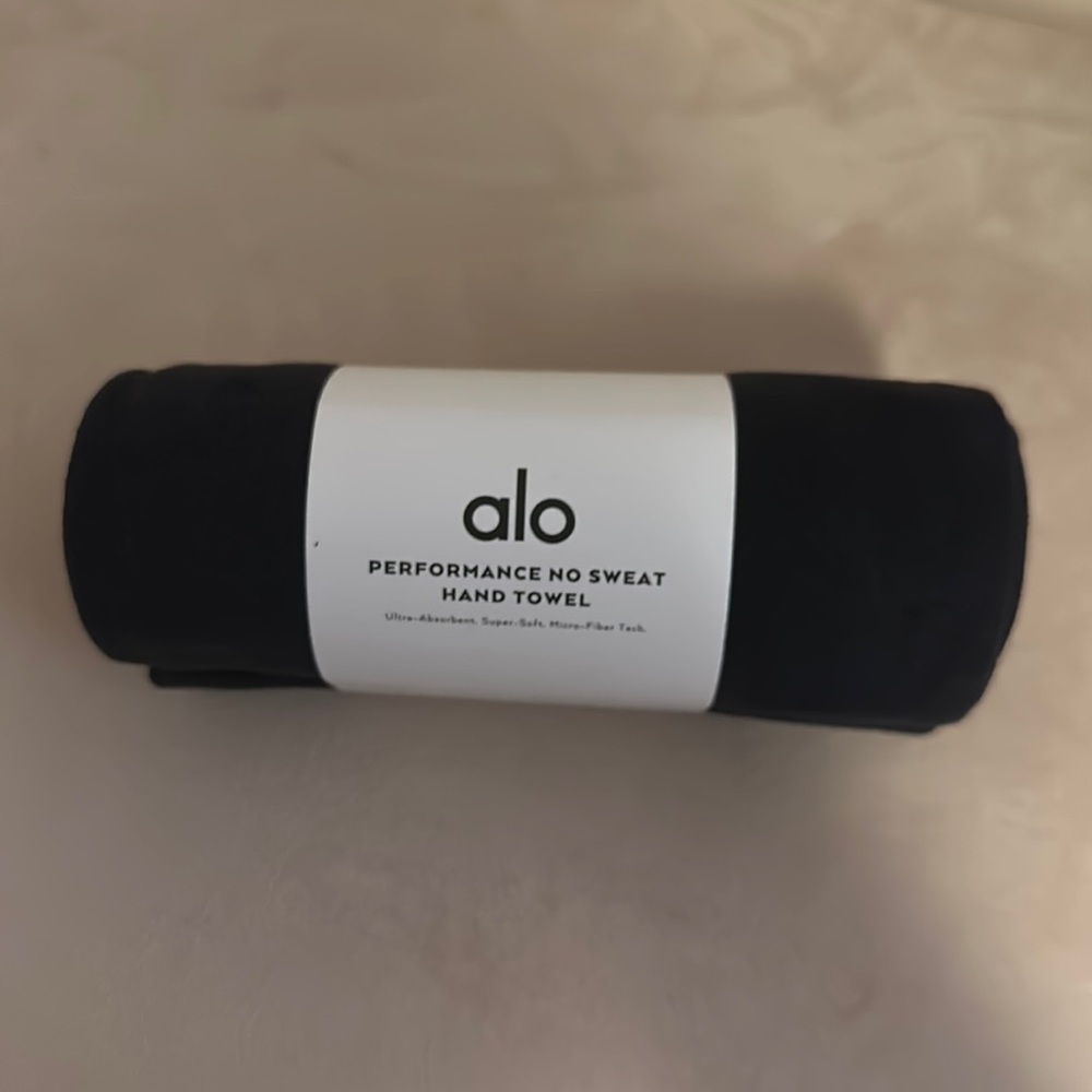 Alo yoga hand towel